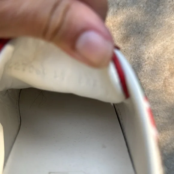 Gucci Red and White Apple Pattern Sneakers - Picture 7 of 7